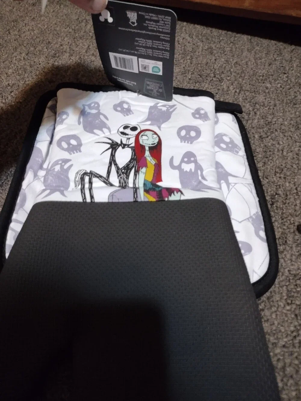 Tim Burtons Nightmare Before Christmas Oven Mit & Pot Holder Set